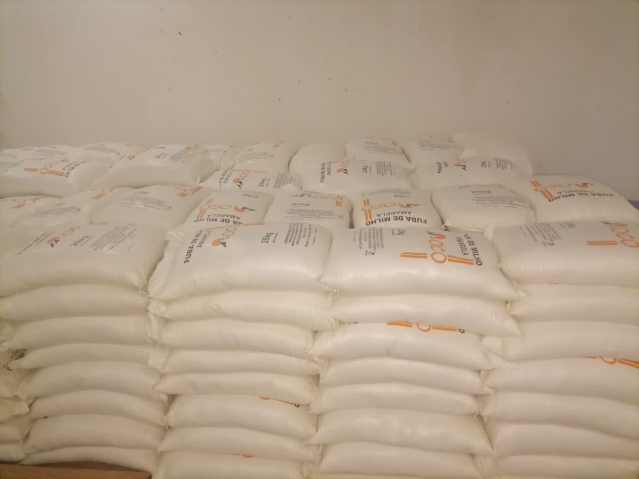 Sacos de fuba de milho branca MOCO